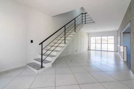 Sala de casa de condomínio para alugar com 4 quartos, 400m² em Planalto Paulista, São Paulo