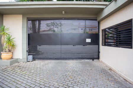 Casa de condomínio para alugar com 400m², 4 quartos e 4 vagasFachada