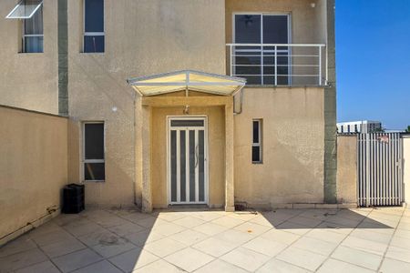 Casa de condomínio para alugar com 400m², 4 quartos e 4 vagasFachada