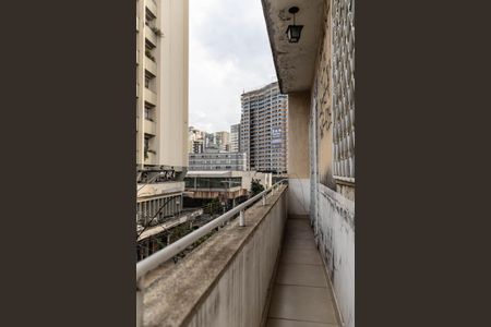 Apartamento à venda com 140m², 3 quartos e 1 vaga Apartamento à venda com 140m², 3 quartos e 1 vagaVaranda