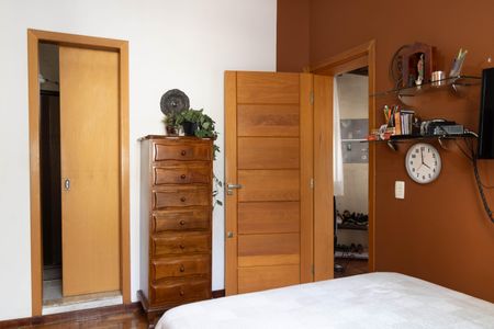 Apartamento à venda com 140m², 3 quartos e 1 vaga Apartamento à venda com 140m², 3 quartos e 1 vagaSuíte