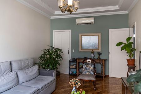 Apartamento à venda com 140m², 3 quartos e 1 vaga Apartamento à venda com 140m², 3 quartos e 1 vagaSala