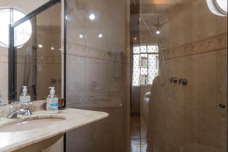 Apartamento à venda com 140m², 3 quartos e 1 vaga Apartamento à venda com 140m², 3 quartos e 1 vagaBanheiro da Suíte