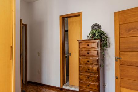 Apartamento à venda com 140m², 3 quartos e 1 vaga Apartamento à venda com 140m², 3 quartos e 1 vagaSuíte