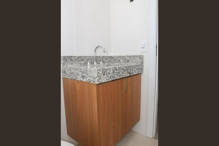 Banheiro de kitnet/studio para alugar com 1 quarto, 24m² em Perdizes, São Paulo