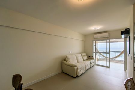 Sala de apartamento para alugar com 3 quartos, 94m² em Guilhermina, Praia Grande