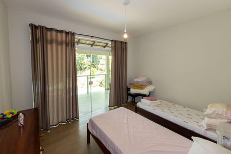 Casa de condomínio à venda com 485m², 5 quartos e 8 vagasQuarto 2