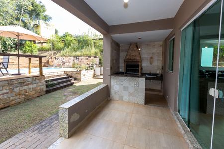 Casa de condomínio à venda com 485m², 5 quartos e 8 vagasChurrasqueira