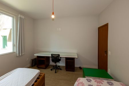 Casa de condomínio à venda com 485m², 5 quartos e 8 vagasQuarto 3