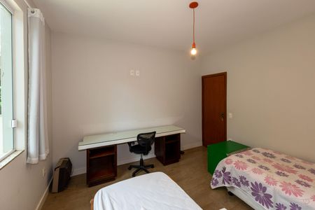 Casa de condomínio à venda com 485m², 5 quartos e 8 vagasQuarto 3