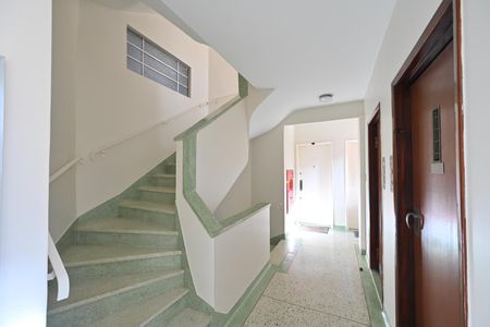 Apartamento para alugar com 98m², 3 quartos e 1 vagaEscadas