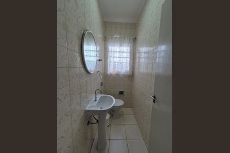 Casa à venda com 156m², 3 quartos e sem vagaBanheiro 