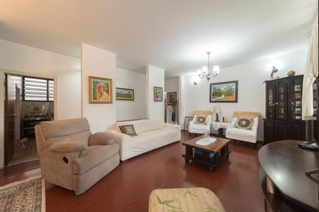 Sala de casa à venda com 3 quartos, 180m² em Vila Cordeiro, São Paulo