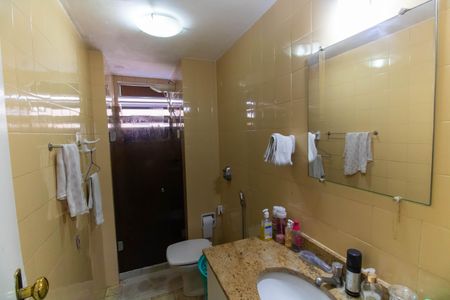 Apartamento à venda com 120m², 2 quartos e 1 vagaBanheiro da Suíte