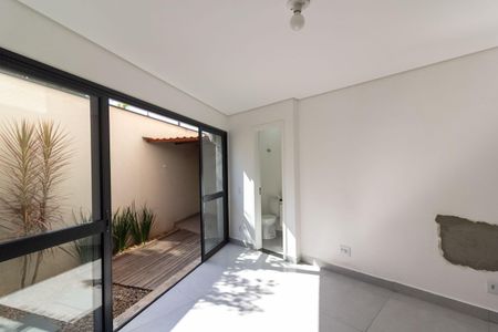 Sala de casa para alugar com 2 quartos, 80m² em Jardim Consorcio, São Paulo