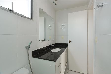 Apartamento à venda com 83m², 3 quartos e 2 vagasBanheiro Social