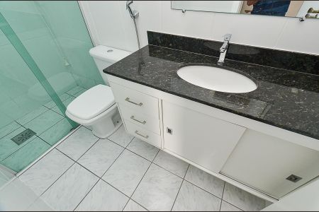 Apartamento à venda com 83m², 3 quartos e 2 vagasBanheiro Social