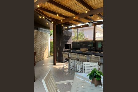 Casa para alugar com 315m², 6 quartos e 4 vagas Casa para alugar com 315m², 6 quartos e 4 vagasÁrea externa