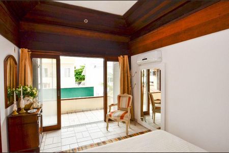 Casa para alugar com 315m², 6 quartos e 4 vagas Casa para alugar com 315m², 6 quartos e 4 vagasQuarto