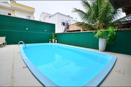 Casa para alugar com 315m², 6 quartos e 4 vagas Casa para alugar com 315m², 6 quartos e 4 vagasÁrea externa