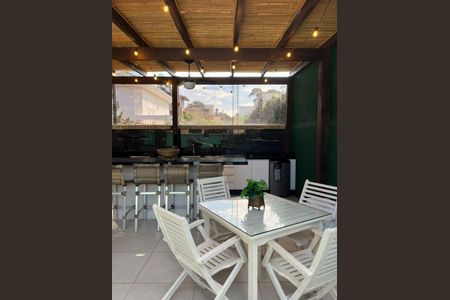 Casa para alugar com 315m², 6 quartos e 4 vagas Casa para alugar com 315m², 6 quartos e 4 vagasÁrea externa