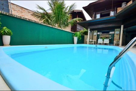 Casa para alugar com 315m², 6 quartos e 4 vagas Casa para alugar com 315m², 6 quartos e 4 vagasÁrea externa