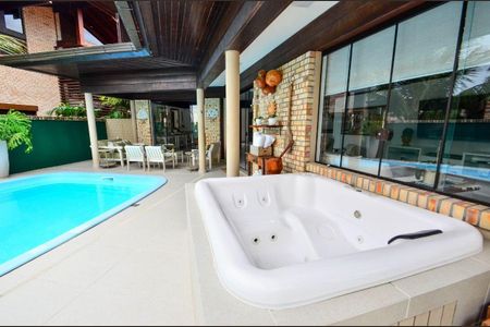 Casa para alugar com 315m², 6 quartos e 4 vagas Casa para alugar com 315m², 6 quartos e 4 vagasÁrea externa