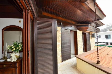 Casa para alugar com 315m², 6 quartos e 4 vagas Casa para alugar com 315m², 6 quartos e 4 vagasVaranda