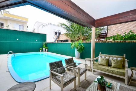 Casa para alugar com 315m², 6 quartos e 4 vagas Casa para alugar com 315m², 6 quartos e 4 vagasÁrea externa