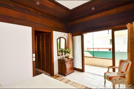 Casa para alugar com 315m², 6 quartos e 4 vagas Casa para alugar com 315m², 6 quartos e 4 vagasQuarto