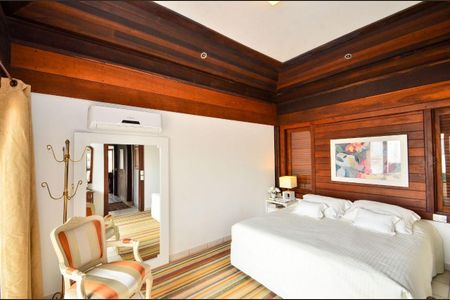 Casa para alugar com 315m², 6 quartos e 4 vagas Casa para alugar com 315m², 6 quartos e 4 vagasQuarto