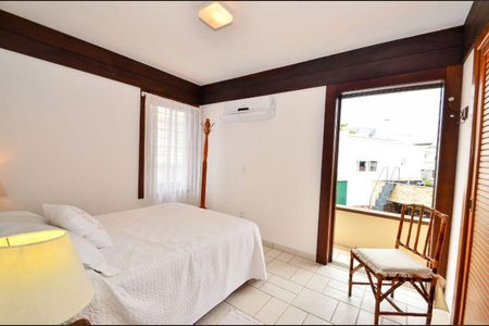 Casa para alugar com 315m², 6 quartos e 4 vagas Casa para alugar com 315m², 6 quartos e 4 vagasQuarto