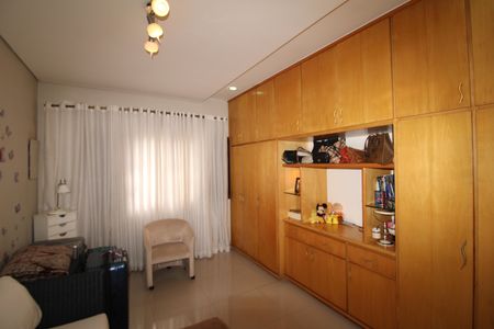 Casa à venda com 183m², 2 quartos e 2 vagasQuarto 1