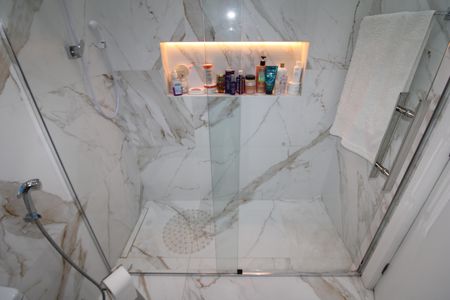 Casa à venda com 183m², 2 quartos e 2 vagasBanheiro