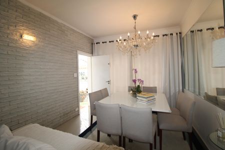 Casa à venda com 183m², 2 quartos e 2 vagasSala