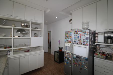 Casa à venda com 183m², 2 quartos e 2 vagasCozinha