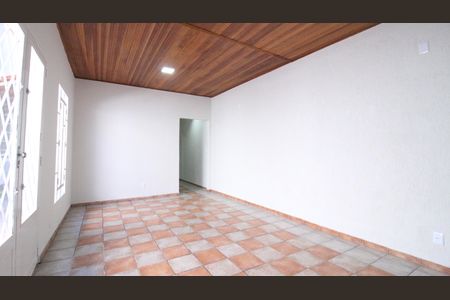 Sala de casa para alugar com 2 quartos, 130m² em Jardim Ana Rosa, São Paulo