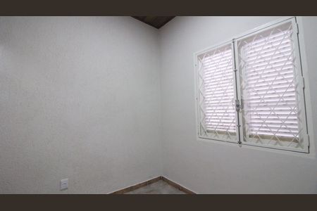 Quarto 1 de casa para alugar com 2 quartos, 130m² em Jardim Ana Rosa, São Paulo