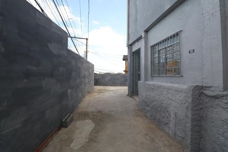 Casa para alugar com 60m², 2 quartos e 1 vaga Casa para alugar com 60m², 2 quartos e 1 vagaQuintal