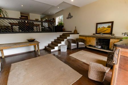 Sala 1 de casa para alugar com 4 quartos, 380m² em Vila Sonia, São Paulo