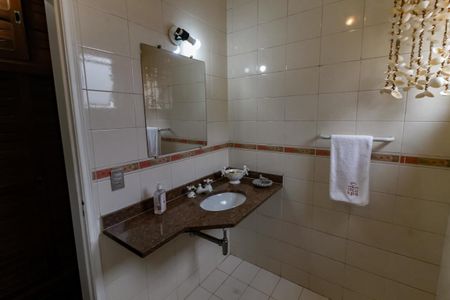 Casa à venda com 380m², 4 quartos e 3 vagasBanheiro da Suíte 3