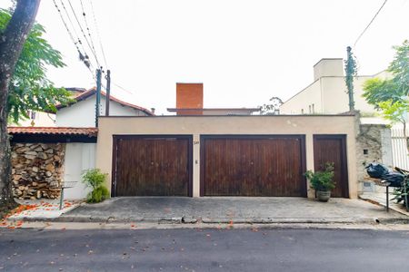 Casa à venda com 380m², 4 quartos e 3 vagasFachada