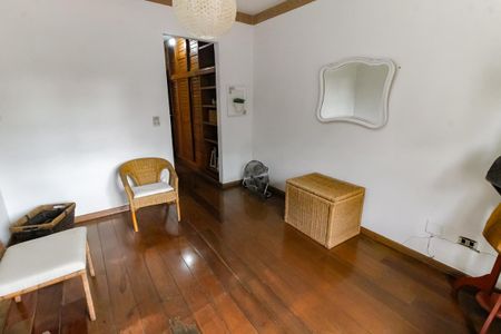 Casa à venda com 380m², 4 quartos e 3 vagasSuíte 3