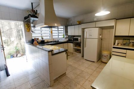 Casa à venda com 380m², 4 quartos e 3 vagasCozinha - Armários
