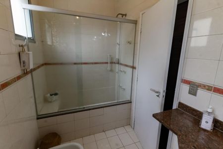 Casa à venda com 380m², 4 quartos e 3 vagasBanheiro da Suíte 3