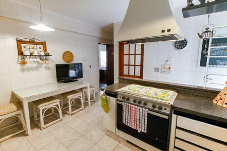 Casa à venda com 380m², 4 quartos e 3 vagasCozinha - Armários