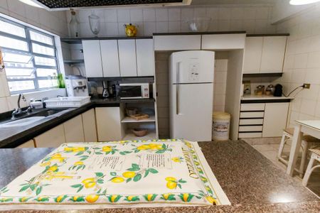 Casa à venda com 380m², 4 quartos e 3 vagasCozinha - Armários