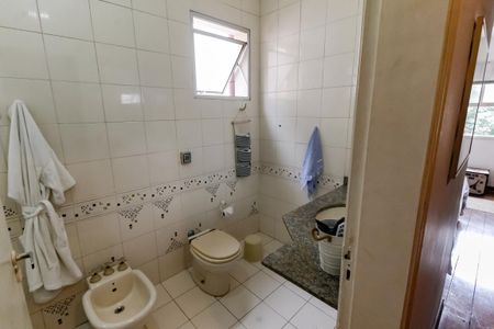 Casa à venda com 380m², 4 quartos e 3 vagasBanheiro da Suíte 1