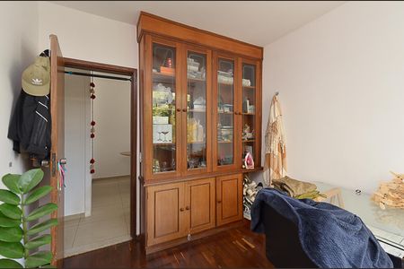 Apartamento à venda com 95m², 3 quartos e 2 vagasQuarto 2