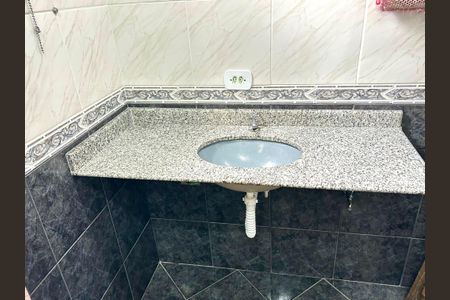 Casa à venda com 298m², 4 quartos e 2 vagasBanheiro 2